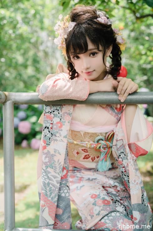 花柒Hana 和服清纯写真图片以及视频资源合集