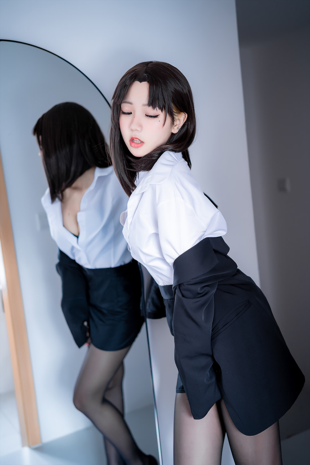 蓝小沂KiKi  OL黑丝女仆美拍写真套图合集