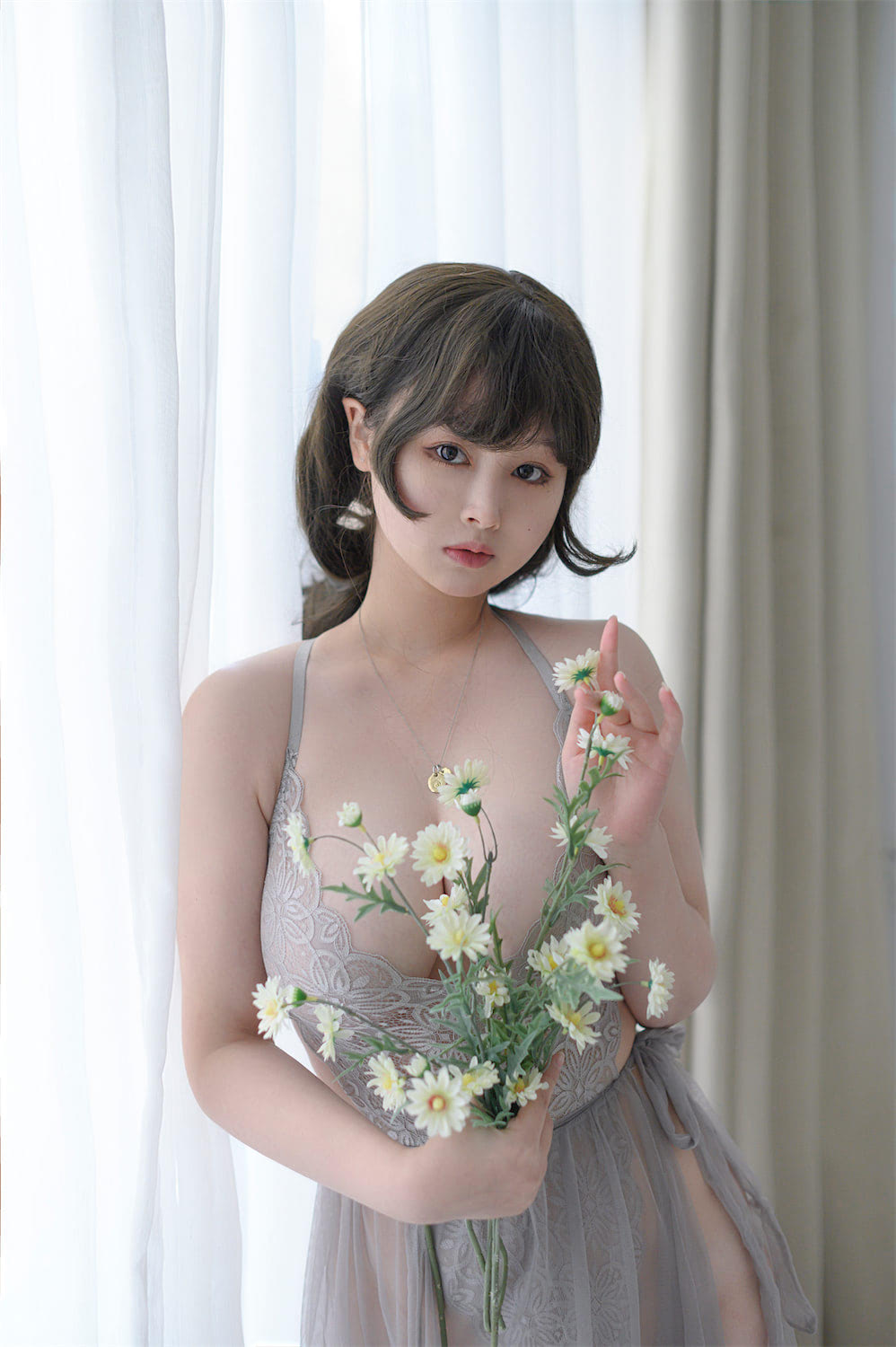 PAKI酱 黑丝写真资源图片以及视频下载