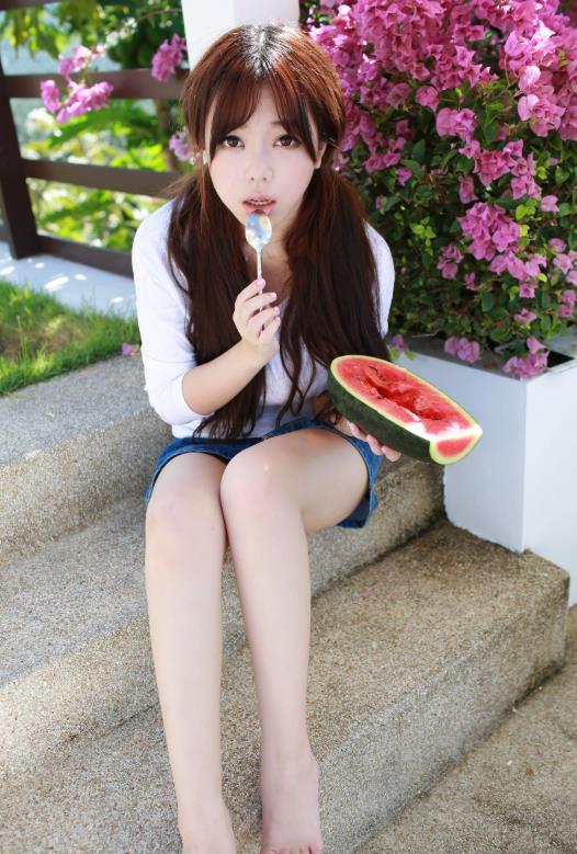 刘飞儿Faye 美足控巨乳女神福利写真资源合集下载