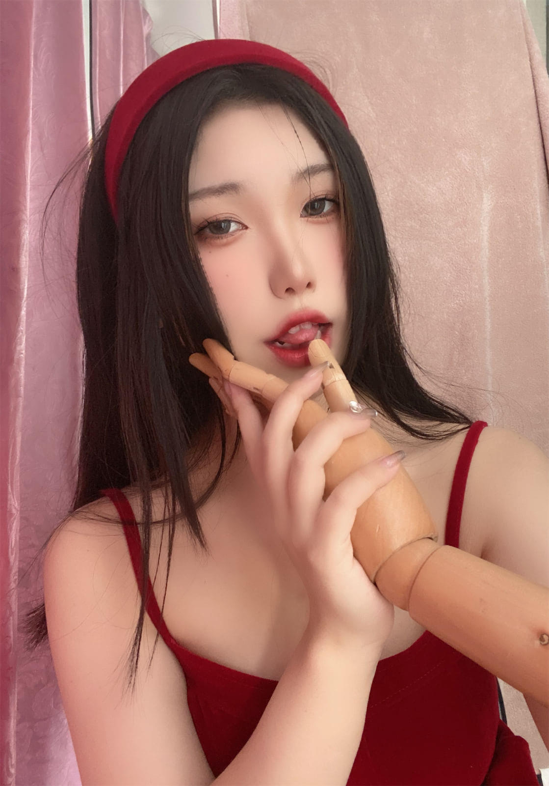 北亦北 眼镜娘黑丝写真图片以及视频合集下载