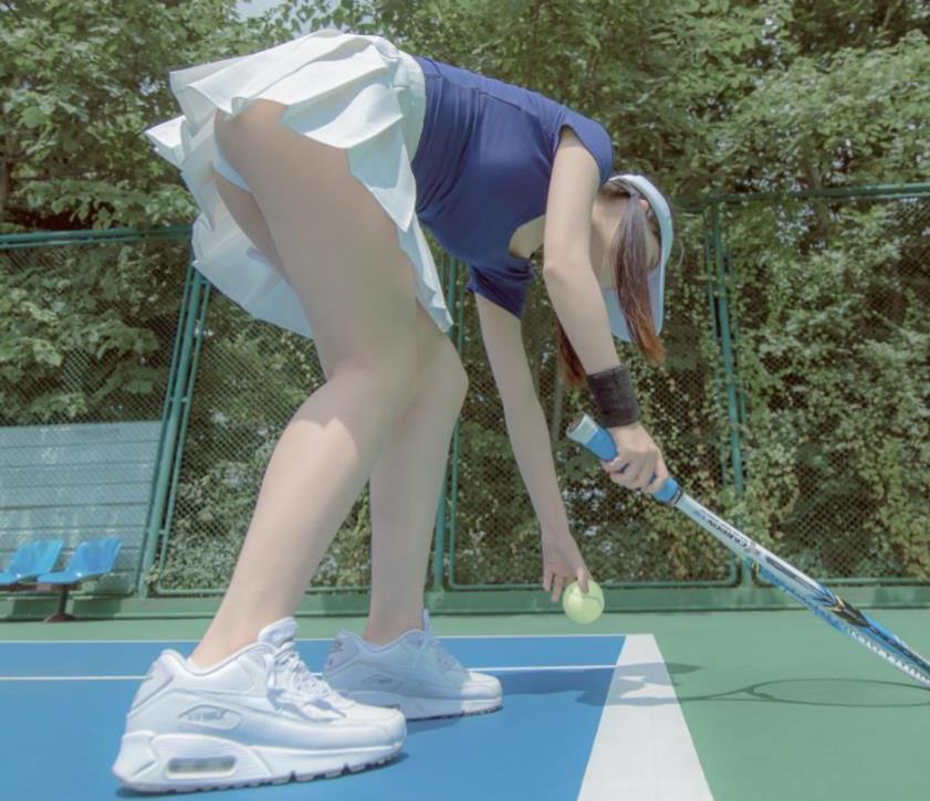 小何童鞋 超短JK写真套图合集下载