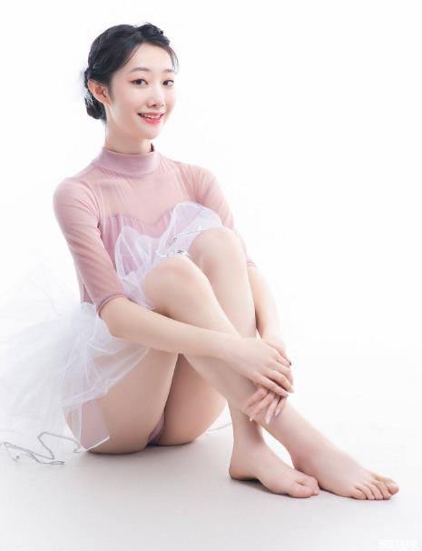 鱼子 舞蹈生日记写真图片合集下载