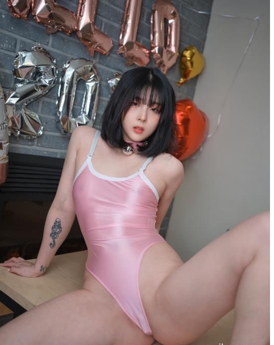 장주(Isabella) 黑丝御姐写真图包合集下载