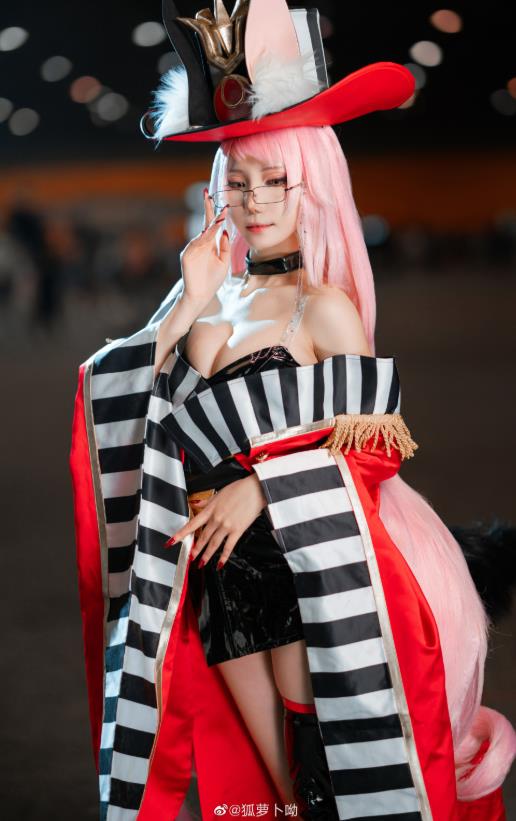 狐萝卜呦 黑丝旗袍御姐写真图包合集下载