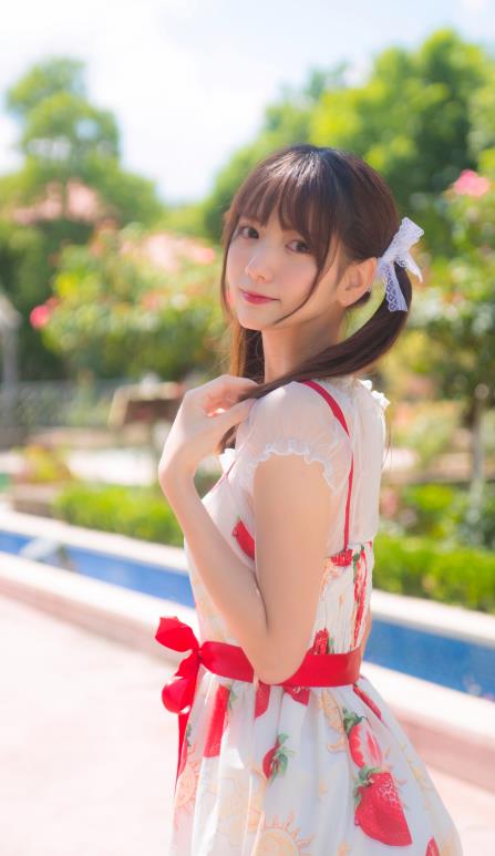 陆卿卿 NO.02 小草莓 [8P-17MB]