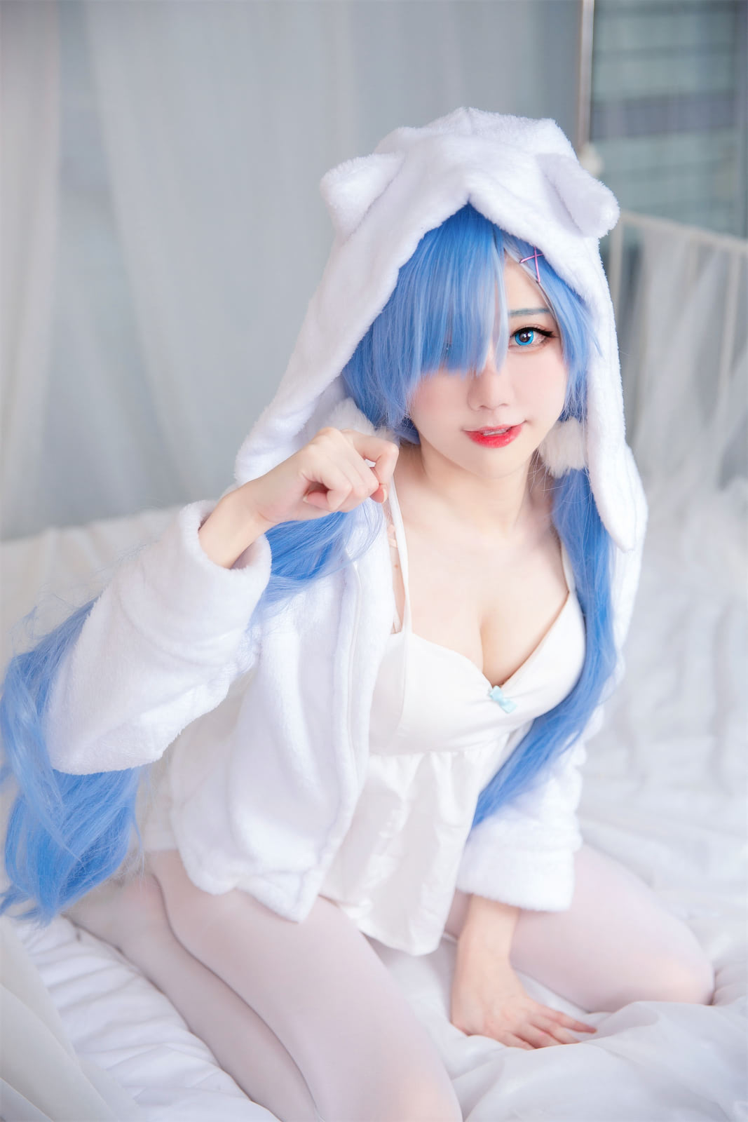 Sally Dorasnow 白丝美腿福利写真图片以及视频资源合集下载 Sally Dorasnow 白丝美腿福利写真图片以及视频资源合集下载