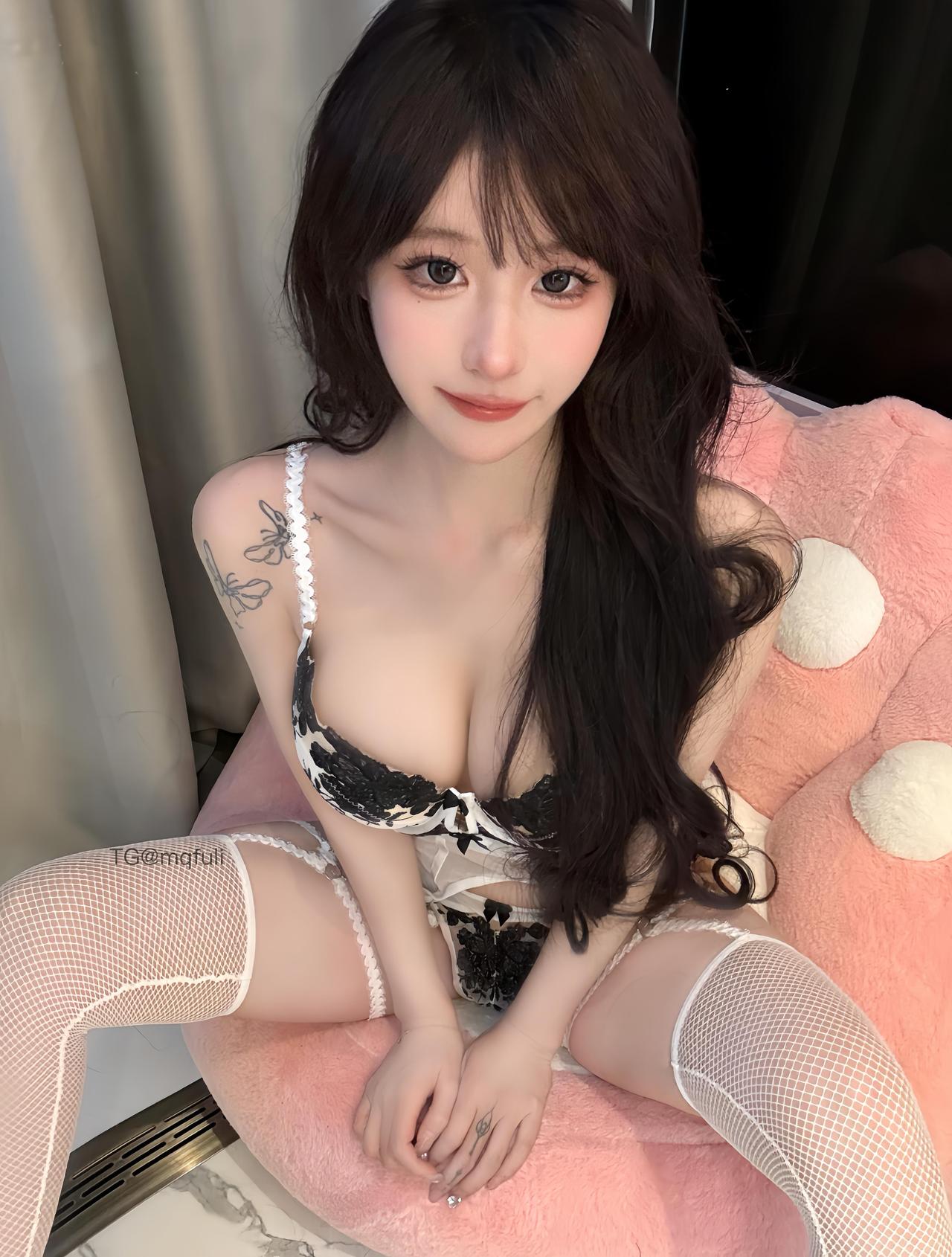 超蓝布罗莉 黑丝御姐秘语空间写真图包合集下载 超蓝布罗莉 黑丝御姐秘语空间写真图包合集下载