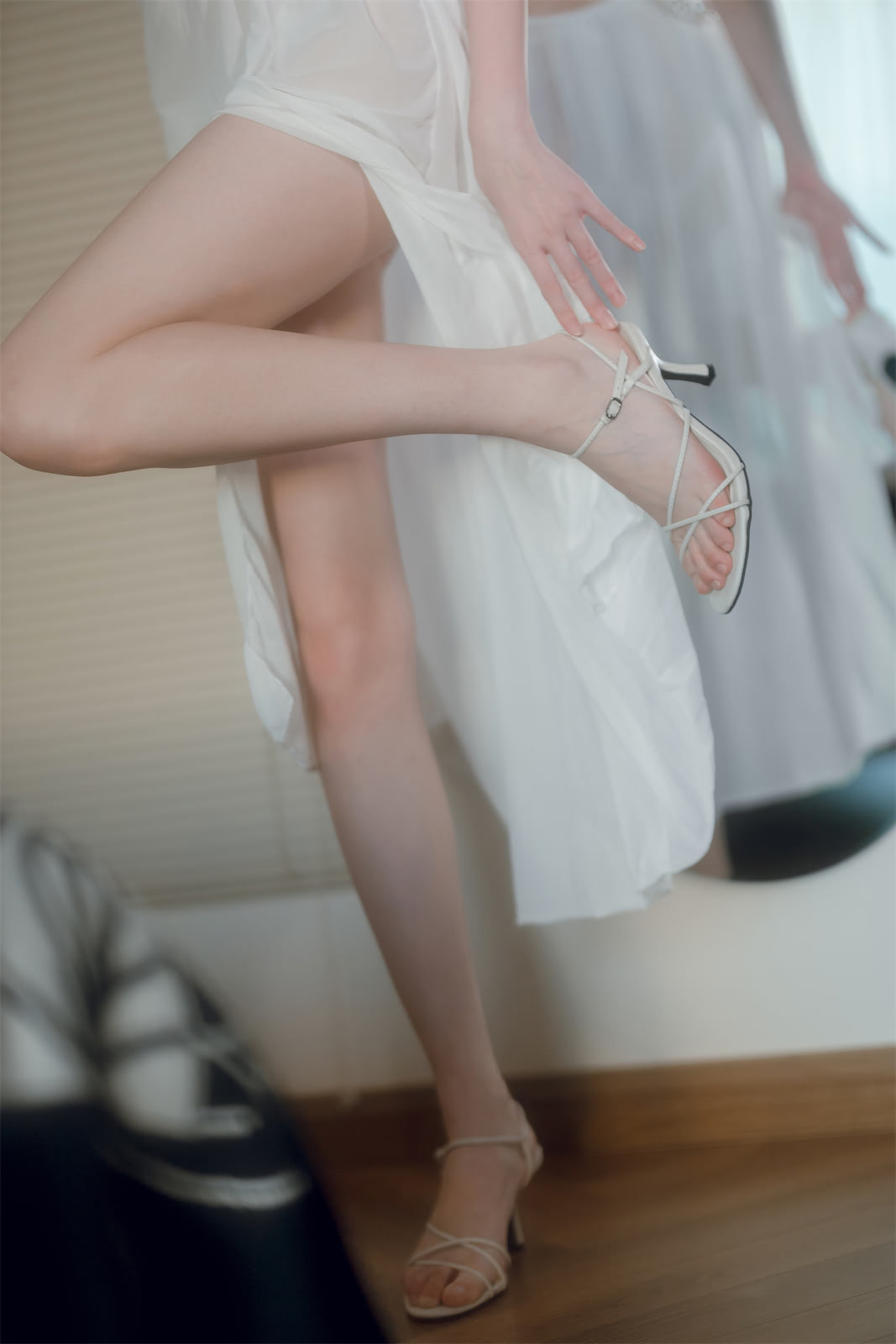 许岚LAN 极品美腿足控写真图包合集下载