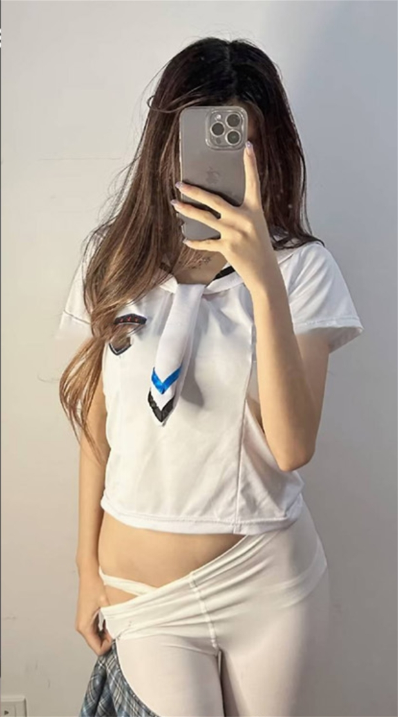 可爱嘉的秘密（嘉嘉今天要早睡）软萌系白丝萝莉 微密圈写真图包合集