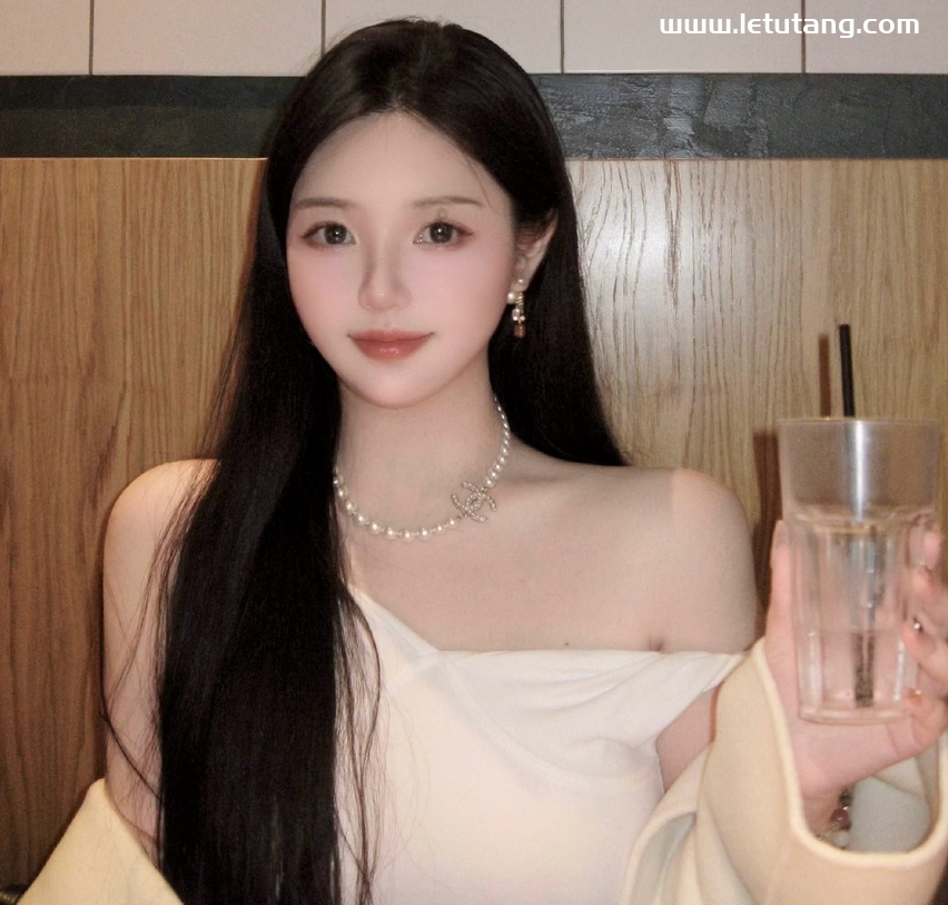 玫桃泡芙 泳装巨乳美女 写真图包及视频全集下载