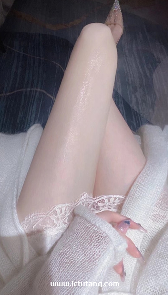 emo的木青 纯欲风丝袜美腿福利 写真图片资源下载