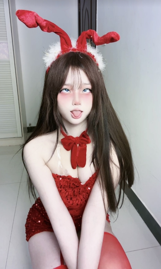 小雲 吊带黑丝美腿福利 写真资源合集下载