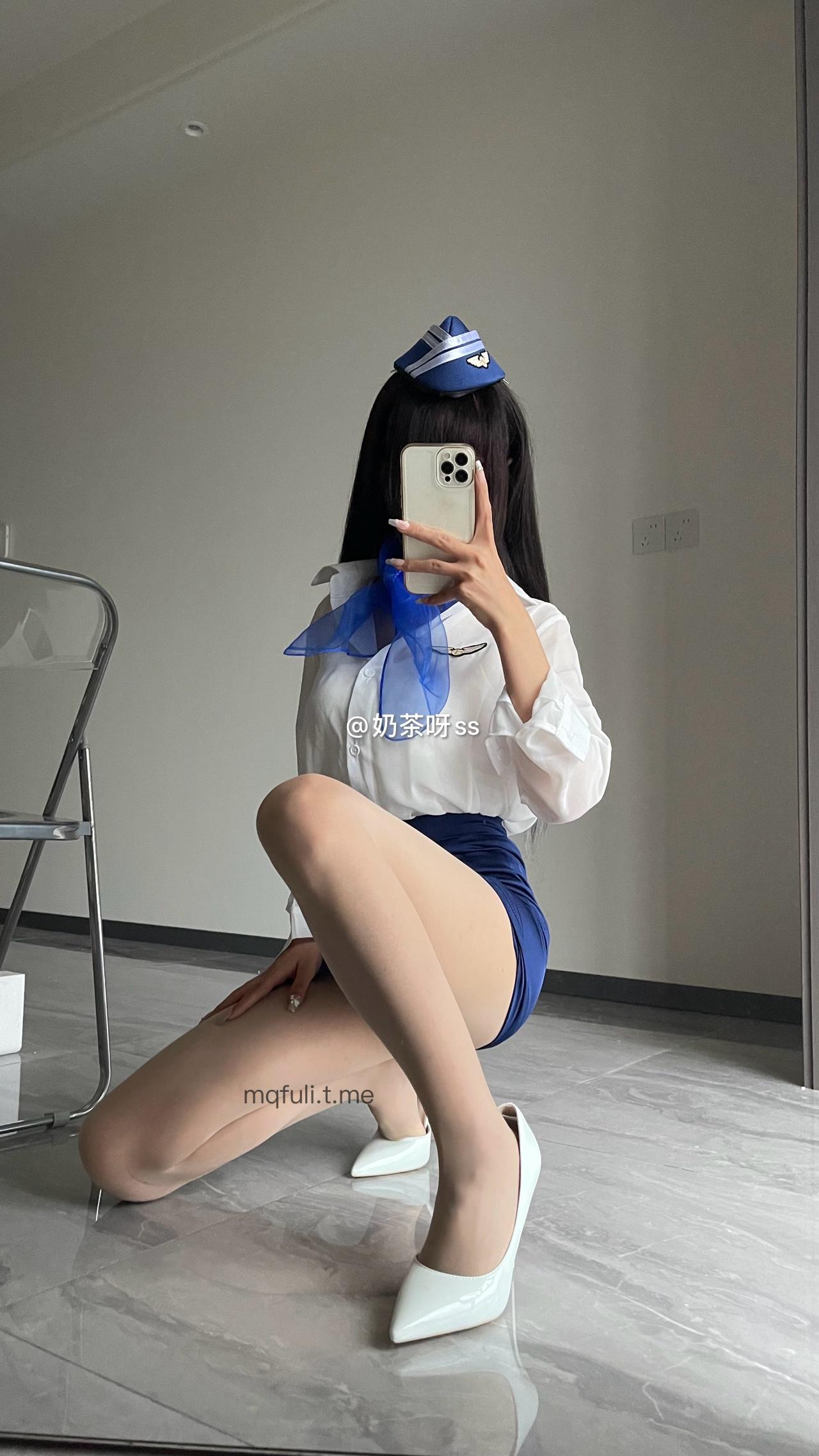 热乎乎的奶茶 玉足控福利 私房写真套图下载