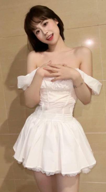 小小沁宝 玉足控福利 微密圈私房写真套图下载