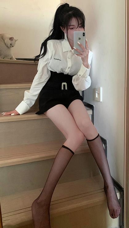 林崔崔 夜店性感黑丝御姐 写真图包下载