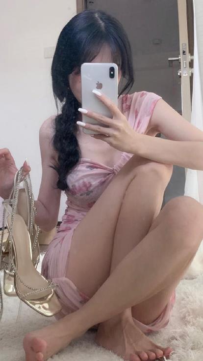 林崔崔 夜店性感黑丝御姐 写真图包下载