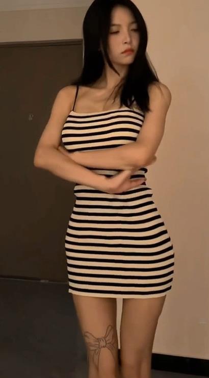 一只树懒 浴室私房美足 写真图包以及视频合集