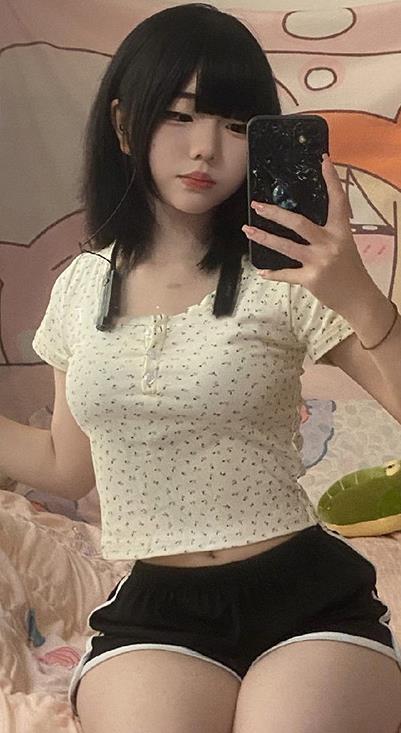 羊不点/羊姐很赞 锁骨杀白丝萝莉 微密圈写真全集下载