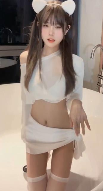 乔妹想养鱼 萝莉少女控 微密圈写真图包资源下载