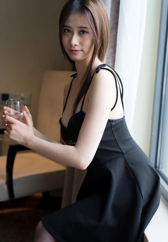 一只小仙若 教室制服诱惑 写真套图下载