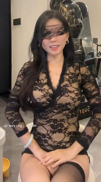 越越呀 腰配俏蜜桃 微密圈写真资源下载