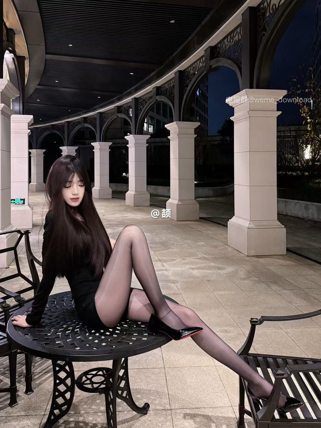 颉颉与猫 巨乳黑丝御姐福利 微密圈写真资源图包下载 颉颉与猫 巨乳黑丝御姐福利 微密圈写真资源图包下载