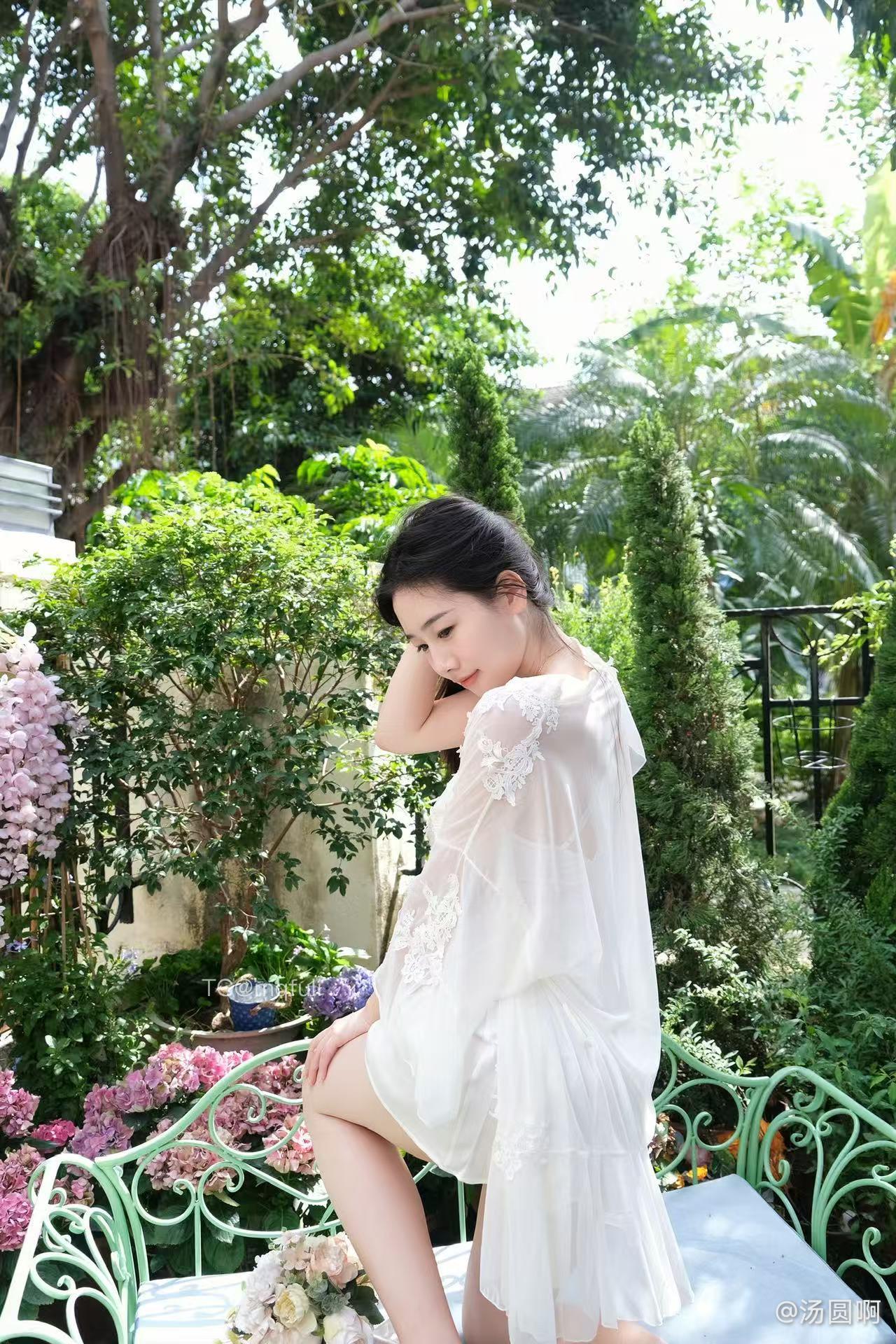 汤圆啊 丝袜少女控 微密圈写真套图合集下载