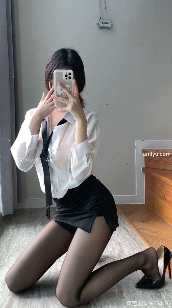 蒹葭苍苍 御姐范黑丝高跟 微密圈写真资源下载