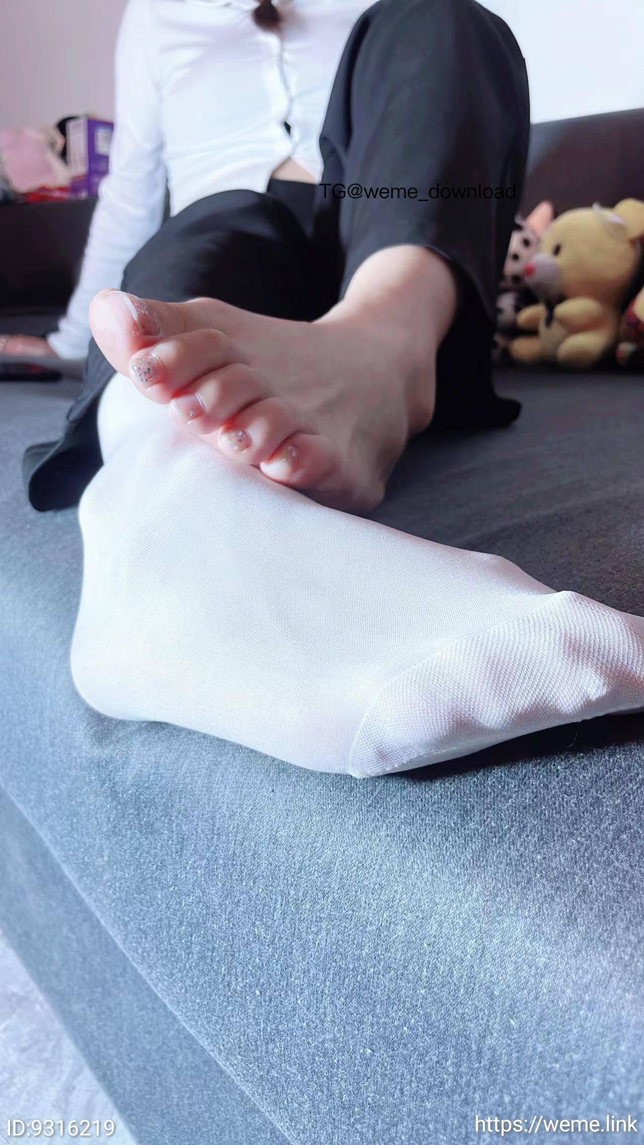 奕奕 丝袜诱惑高清写真 觅圈套图合集下载