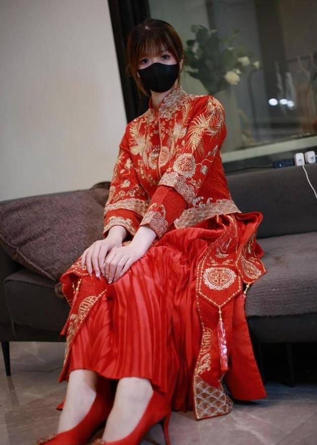 白龙猫女 丝袜制服美女 微密圈写真及视频资源合集下载