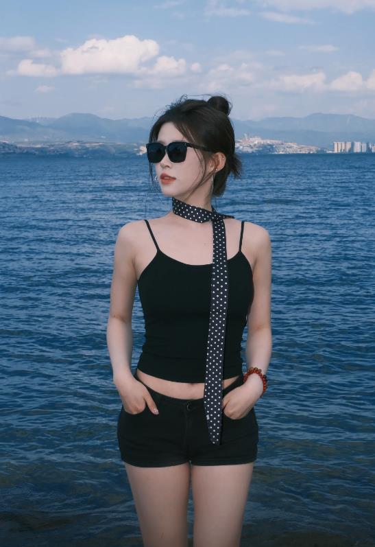 半眠学姐 日常养眼图集写真资源合集下载