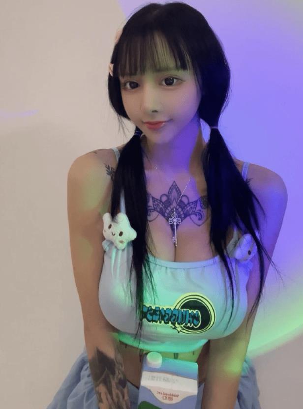 简哥 清纯欲女 铁粉空间写真作品及视频资源下载 简哥 清纯欲女 铁粉空间写真作品及视频资源下载