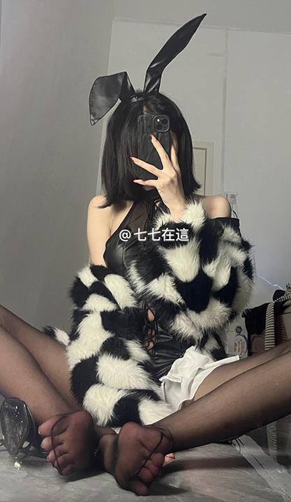 娇七 兔女郎制服诱惑 微密圈写真及视频合集下载
