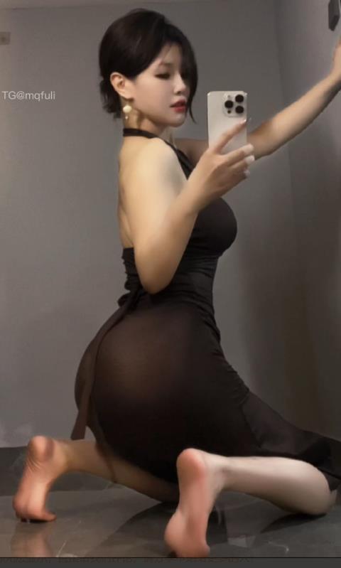 夹心饼干包 性感尤物 铁粉空间写真资源合集下载