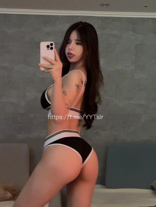 李梦琳UN 校服控福利制服写真图包及视频合集 李梦琳UN 校服控福利制服写真图包及视频合集