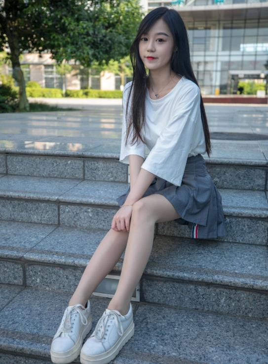 灵灵 清纯可爱梦丝女神写真图集资源打包下载