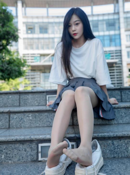 灵灵 清纯可爱梦丝女神写真图集资源打包下载