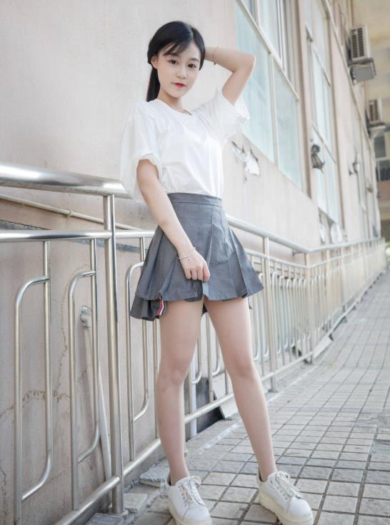 灵灵 清纯可爱梦丝女神写真图集资源打包下载