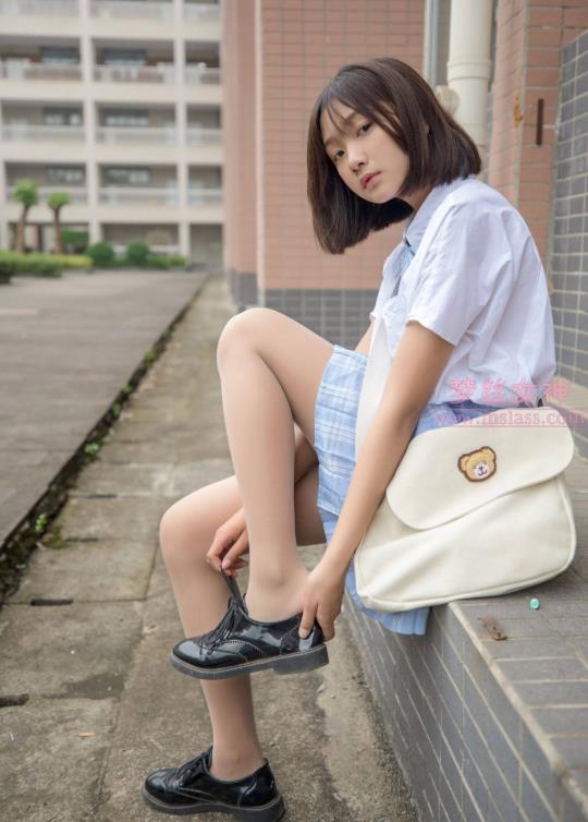 洛洛 校服萝莉控 写真图包合集资源下载 洛洛 校服萝莉控 写真图包合集资源下载