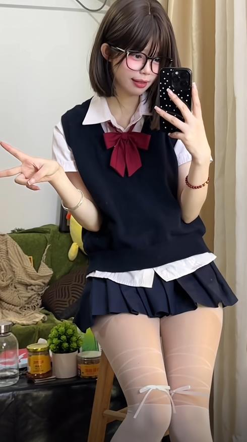 美子野 纯欲风丝袜美腿福利写真资源及视频合集下载