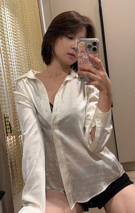 孬子妹 锁骨杀白丝御姐写真和视频全集下载