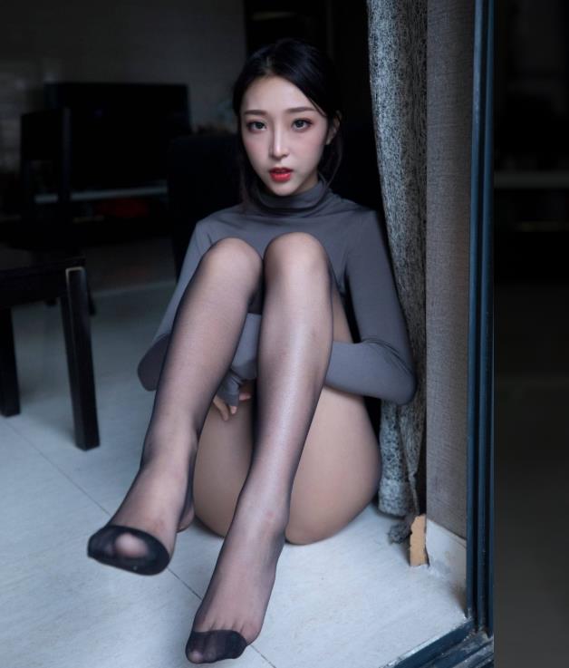 乔儿 美女主播肉色丝袜写真资源合集下载