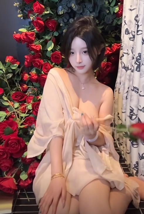 十七同学 泳装清纯美女写真套图及视频全集下载 十七同学 泳装清纯美女写真套图及视频全集下载