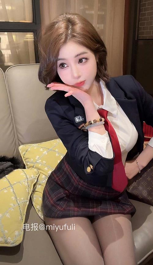 手什么葵 冷白皮美女写真资源及视频合集下载【46P3V】 手什么葵 冷白皮美女写真资源及视频合集下载【46P3V】