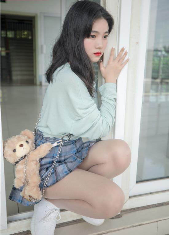 酥酥 小白鞋丝袜少女写真图集资源合集下载