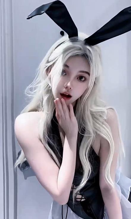 小徐崽子 秘语空间写真图包及视频资源合集下载