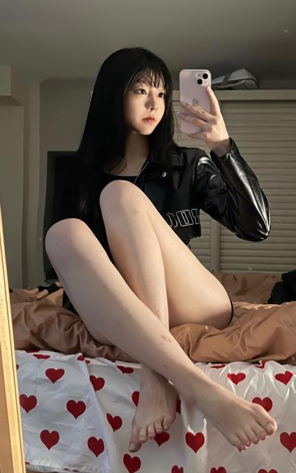 清蒸小斧牙 白丝美腿福利 微密圈写真资源及视频合集下载