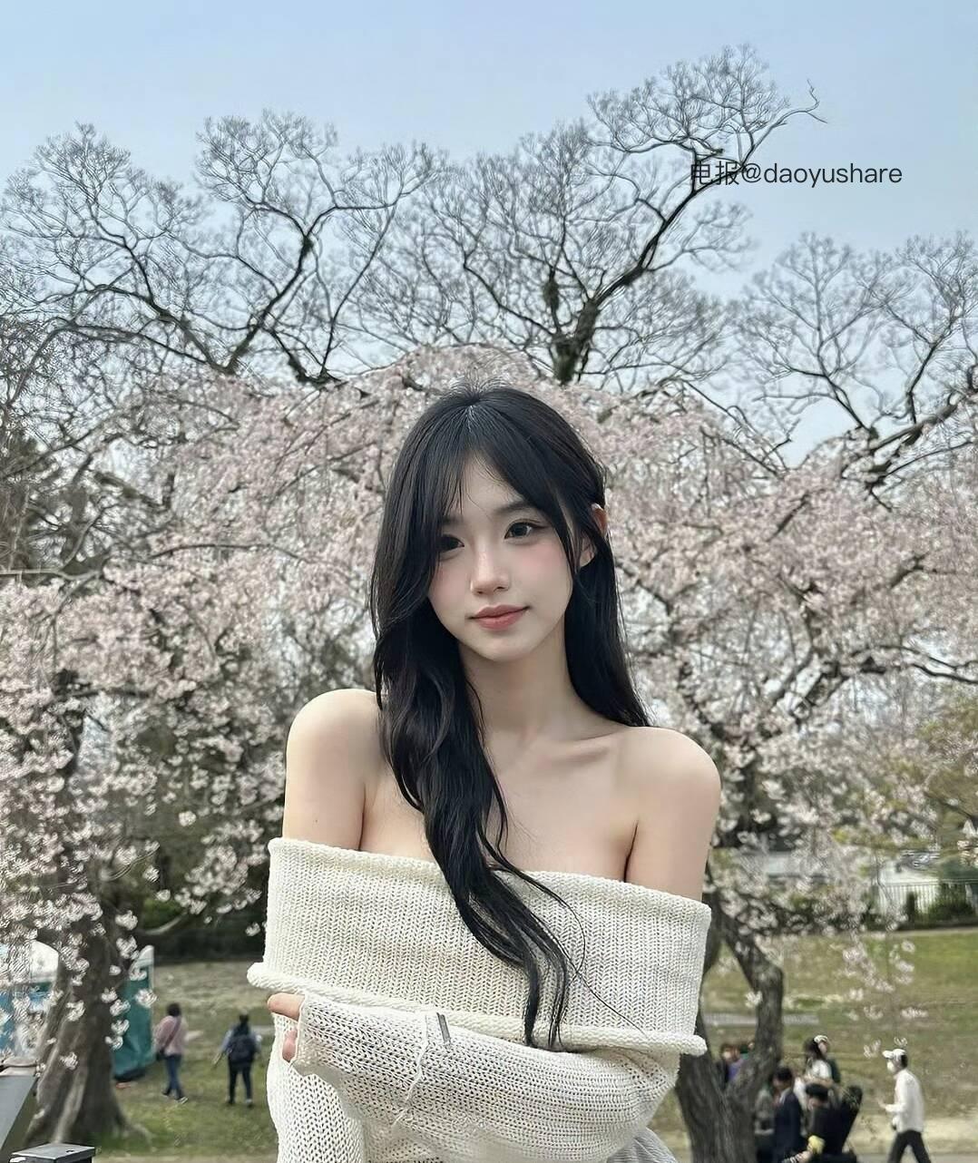 小鲨余 岛遇私房写真图集及视频资源下载