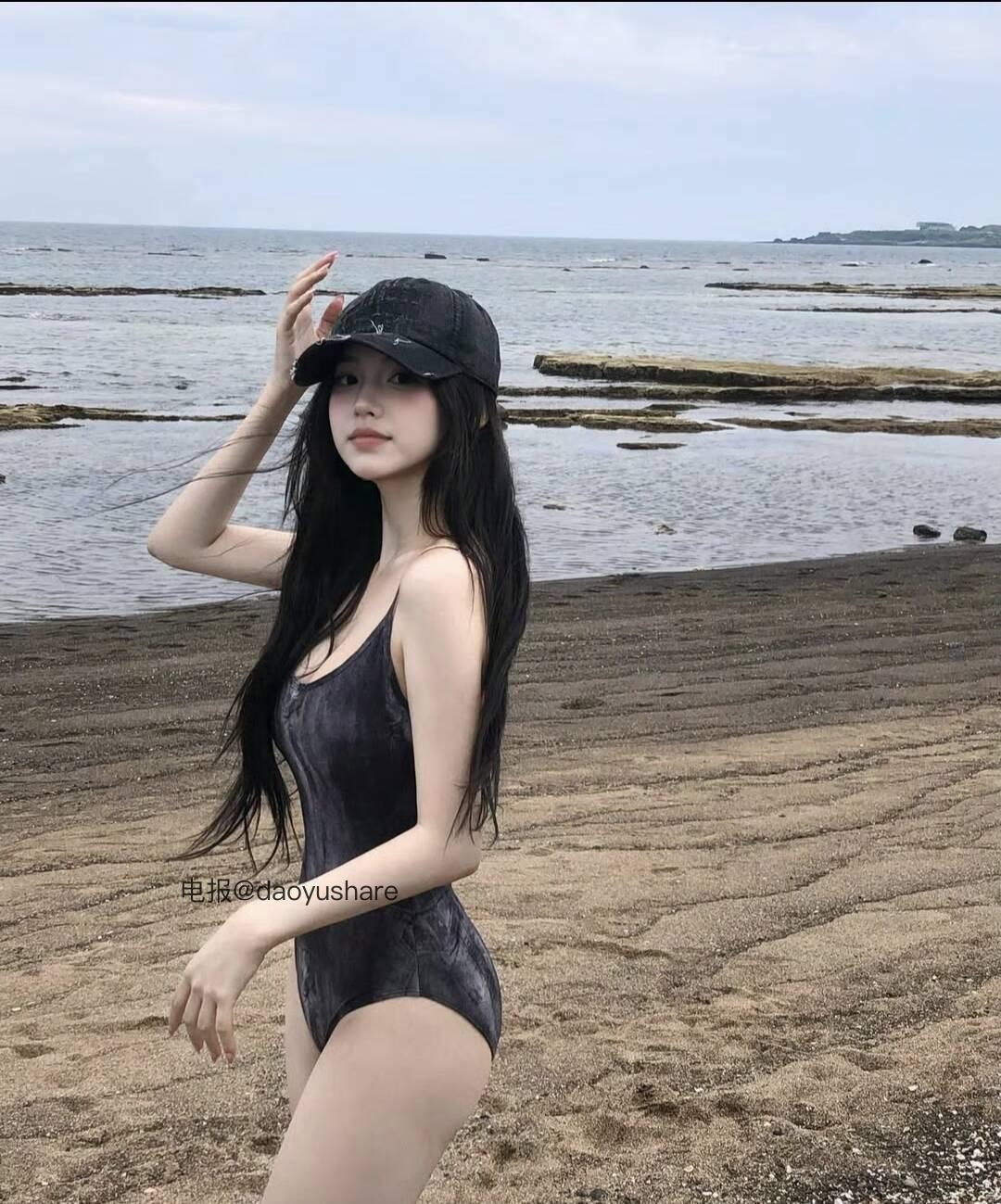 小鲨余 岛遇私房写真图集及视频资源下载